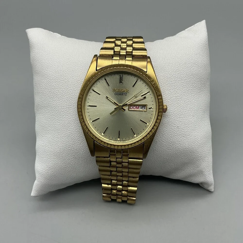 Vintage Pulsar V533-8B50 Mens Watch 35mm Gold Tone Day Date New Battery 7.5